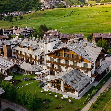 Montana Lodge & Spa, By R Collection Hotels La Thuile Bagian luar foto