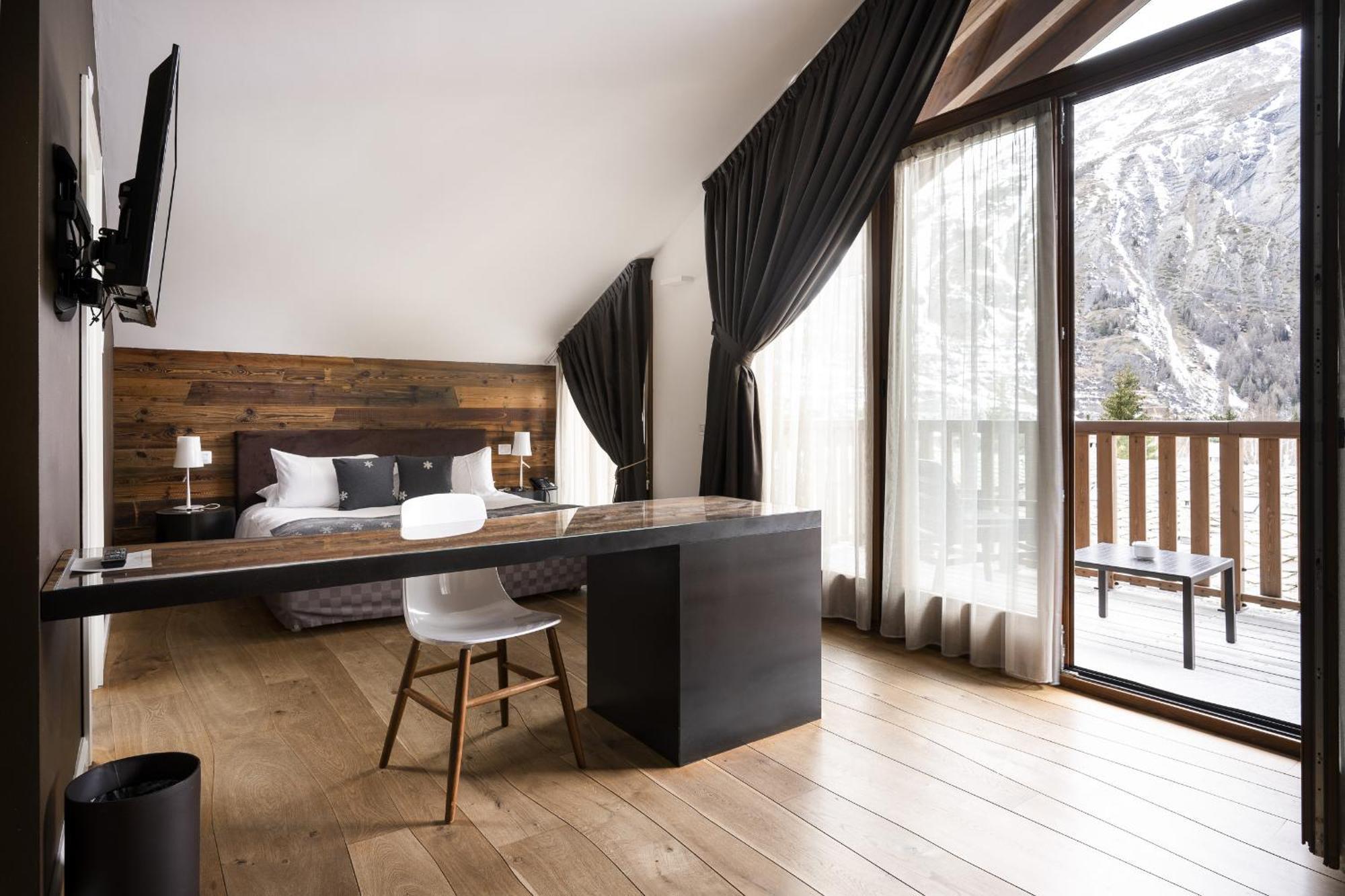 Montana Lodge & Spa, By R Collection Hotels La Thuile Bagian luar foto
